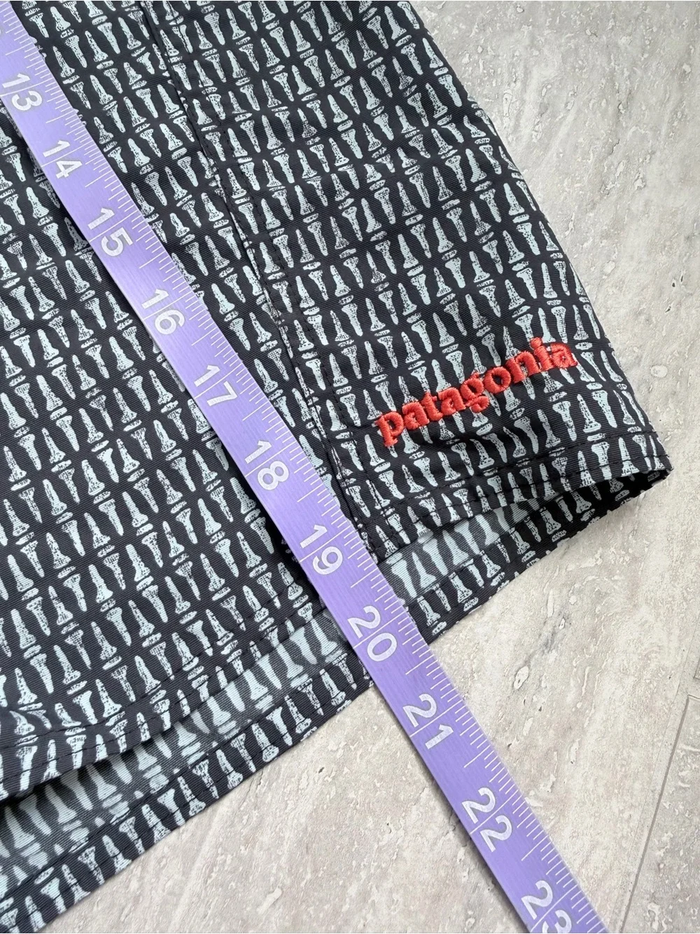 Patagonia Men’s 38 Board Shorts Swim Trunks Gray Black Print Surf 10” Inseam